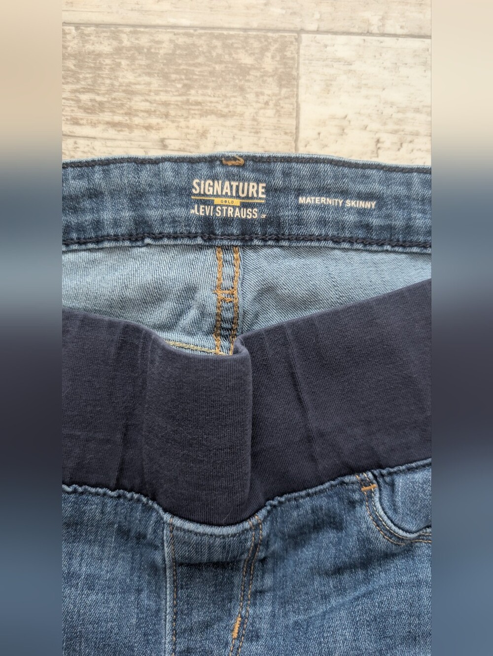 Levi's Dark Blue Maternity Jeggings with Black Support Panel - Picture 3 of 6